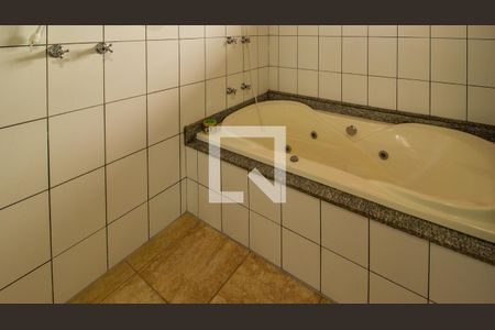 Casa à venda com 175m², 3 quartos e 2 vagas Casa à venda com 175m², 3 quartos e 2 vagasBanheiro da Suíte 1