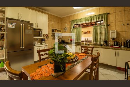 Casa à venda com 175m², 3 quartos e 2 vagas Casa à venda com 175m², 3 quartos e 2 vagasCozinha