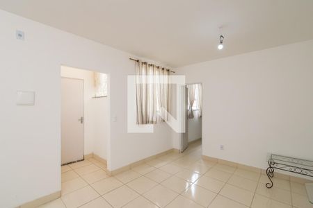 Sala de apartamento para alugar com 1 quarto, 38m² em Penha, Rio de Janeiro