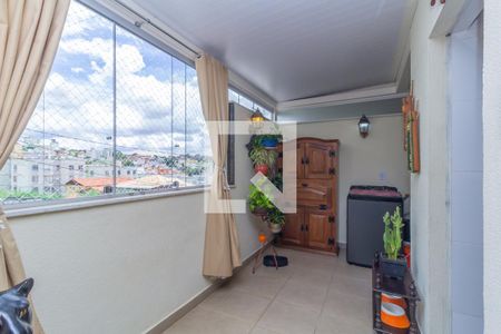Apartamento à venda com 3 quartos, 85m² em Heliópolis, Belo Horizonte
