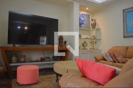 Sala de TV de apartamento à venda com 4 quartos, 238m² em Santa Lúcia, Belo Horizonte