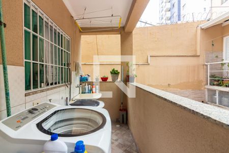 Casa à venda com 212m², 3 quartos e 4 vagas Casa à venda com 212m², 3 quartos e 4 vagasÁrea de Serviço