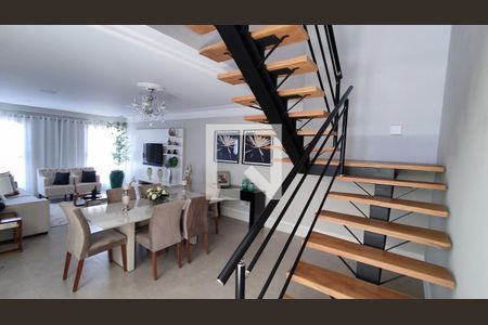 Sala - Escada de casa de condomínio à venda com 3 quartos, 254m² em Parque Residencial Eloy Chaves, Jundiaí