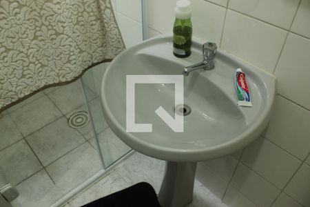 Banheiro de casa à venda com 2 quartos, 100m² em Vila Campo Grande, São Paulo