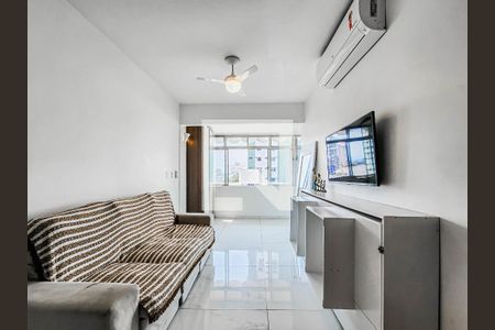 Sala de apartamento para alugar com 2 quartos, 120m² em Vila Alzira, Guarujá