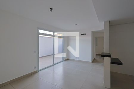 Sala de apartamento à venda com 2 quartos, 95m² em Padre Eustáquio, Belo Horizonte