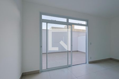 Sala de apartamento à venda com 3 quartos, 120m² em Padre Eustáquio, Belo Horizonte