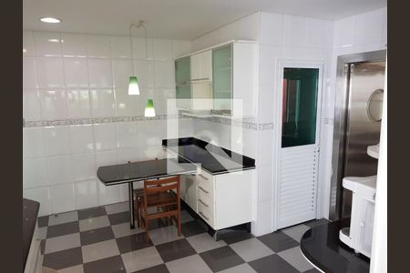 Casa à venda com 3 quartos, 285m² em Vila Mariana, São Paulo