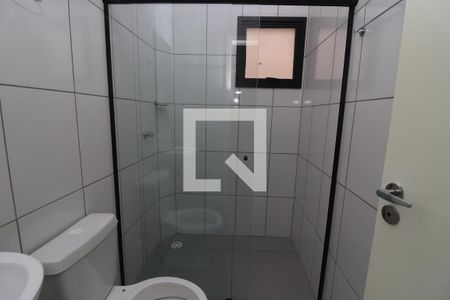 Banheiro de apartamento para alugar com 1 quarto, 28m² em Penha de França, São Paulo