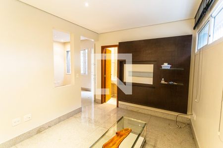 Sala 2 de casa à venda com 4 quartos, 304m² em Floresta, Belo Horizonte