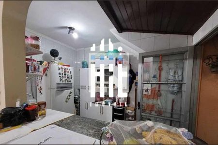 Casa à venda com 3 quartos, 200m² em Vila Liviero, São Paulo