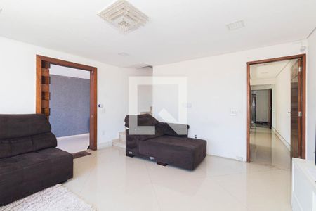 Sala de casa à venda com 4 quartos, 260m² em Vila Nivi, São Paulo