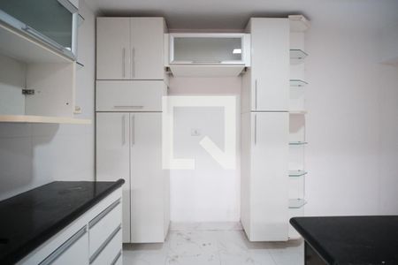 Cozinha de casa à venda com 5 quartos, 140m² em Vila Londrina, São Paulo