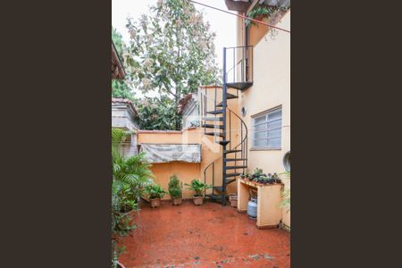 Casa à venda com 195m², 3 quartos e 3 vagas Casa à venda com 195m², 3 quartos e 3 vagasQuintal