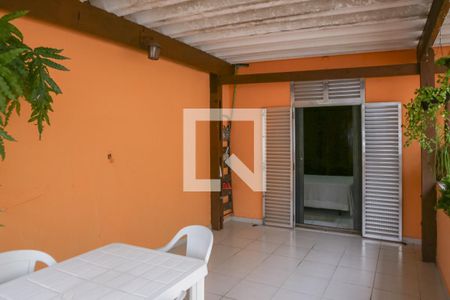 Casa à venda com 195m², 3 quartos e 3 vagas Casa à venda com 195m², 3 quartos e 3 vagasSacada 1