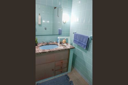 Casa à venda com 195m², 3 quartos e 3 vagas Casa à venda com 195m², 3 quartos e 3 vagasBanheiro 1