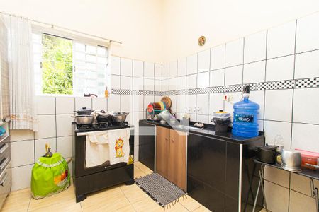 Casa à venda com 145m², 3 quartos e sem vaga Casa à venda com 145m², 3 quartos e sem vagaCozinha