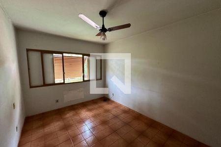 Dormitório 01 de apartamento para alugar com 3 quartos, 77m² em Jardim Palma Travassos, Ribeirão Preto