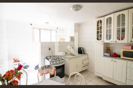 Apartamento à venda com 100m², 2 quartos e 2 vagas Apartamento à venda com 100m², 2 quartos e 2 vagasCozinha
