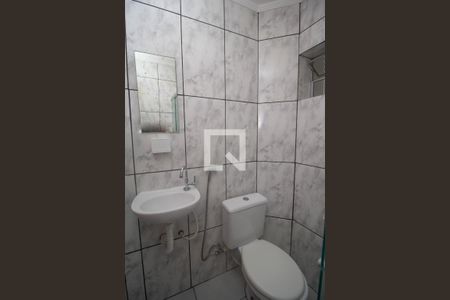Banheiro  de apartamento para alugar com 1 quarto, 45m² em Vila America, São Paulo