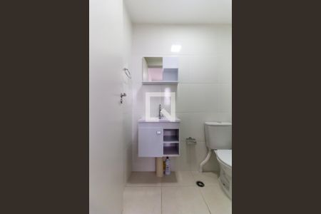 Banheiro de apartamento para alugar com 1 quarto, 24m² em Água Branca, São Paulo