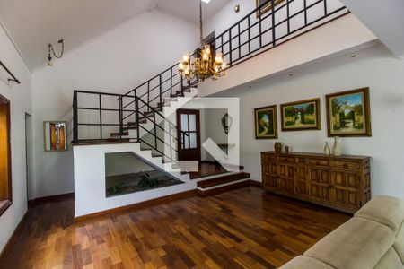 Sala de TV de casa de condomínio à venda com 4 quartos, 340m² em Alphaville, Santana de Parnaíba