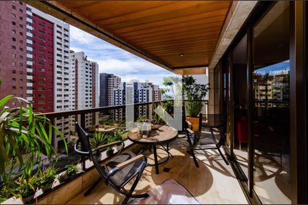 Varanda de apartamento à venda com 4 quartos, 196m² em Belvedere, Belo Horizonte