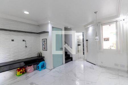 Sala de casa de condomínio à venda com 3 quartos, 110m² em Vila Araguaia, São Paulo