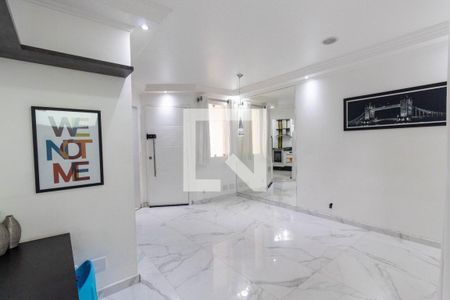 Sala de casa de condomínio à venda com 3 quartos, 110m² em Vila Araguaia, São Paulo