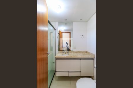 Banheiro de apartamento à venda com 1 quarto, 30m² em Campo Belo, São Paulo