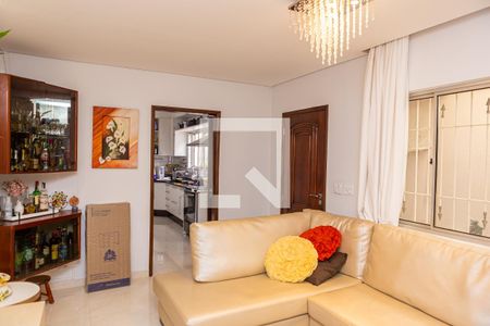 Sala de casa à venda com 3 quartos, 200m² em Vila Rio Branco, São Paulo