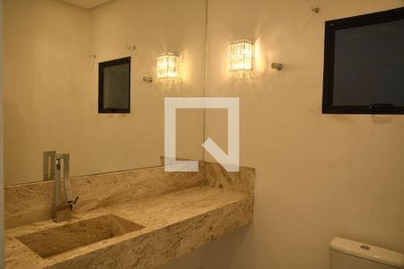 Lavabo de casa de condomínio para alugar com 4 quartos, 400m² em Pitas, Cotia