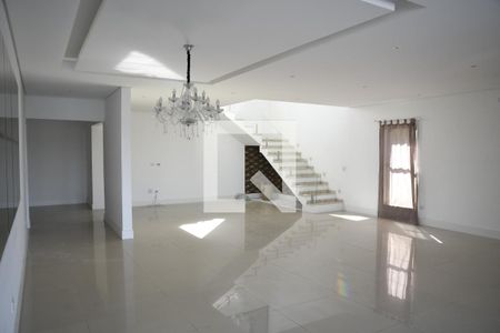 Sala de casa de condomínio para alugar com 4 quartos, 400m² em Pitas, Cotia