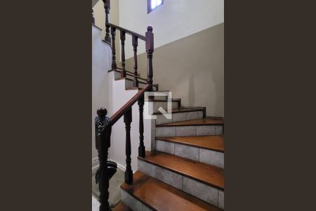 Escada de casa à venda com 3 quartos, 192m² em Parque Gerassi, Santo André
