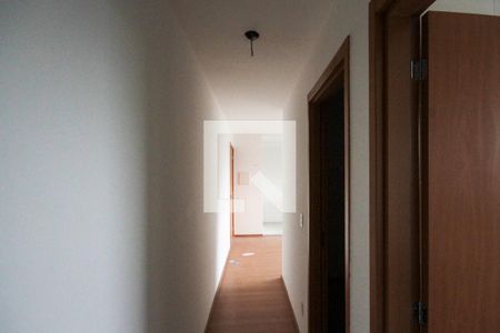 Corredor de apartamento para alugar com 2 quartos, 43m² em Cidade São Mateus, São Paulo