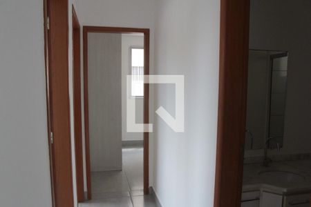 corredor de apartamento para alugar com 3 quartos, 85m² em Planalto, Belo Horizonte