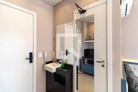 Lavabo de kitnet/studio para alugar com 1 quarto, 18m² em Liberdade, São Paulo