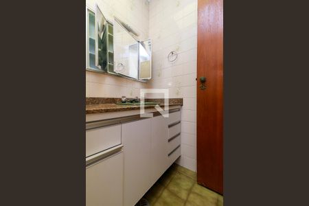 Casa à venda com 243m², 4 quartos e 5 vagas Casa à venda com 243m², 4 quartos e 5 vagasSuíte 2 - Banheiro