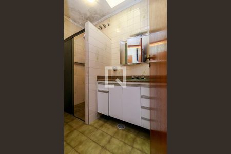 Casa à venda com 243m², 4 quartos e 5 vagas Casa à venda com 243m², 4 quartos e 5 vagasSuíte 2 - Banheiro