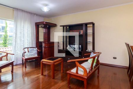 Casa à venda com 243m², 4 quartos e 5 vagas Casa à venda com 243m², 4 quartos e 5 vagasSala