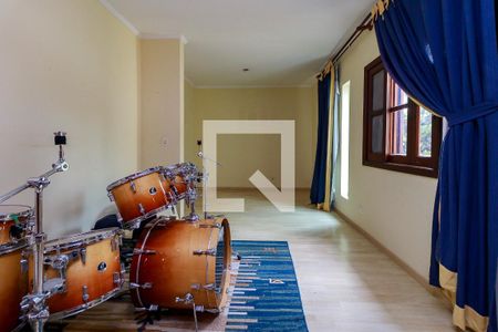Casa à venda com 243m², 4 quartos e 5 vagas Casa à venda com 243m², 4 quartos e 5 vagasSuíte 2