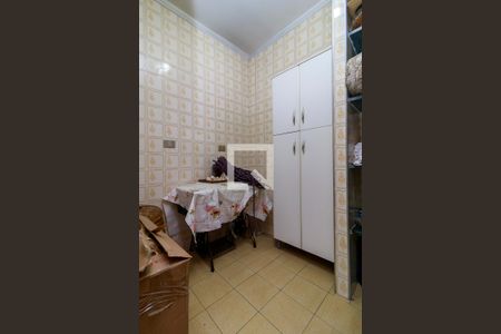 Casa à venda com 243m², 4 quartos e 5 vagas Casa à venda com 243m², 4 quartos e 5 vagasDispensa