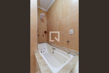 Casa à venda com 243m², 4 quartos e 5 vagas Casa à venda com 243m², 4 quartos e 5 vagasSuíte 1 - Banheiro