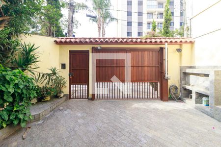Casa à venda com 243m², 4 quartos e 5 vagas Casa à venda com 243m², 4 quartos e 5 vagasGaragem