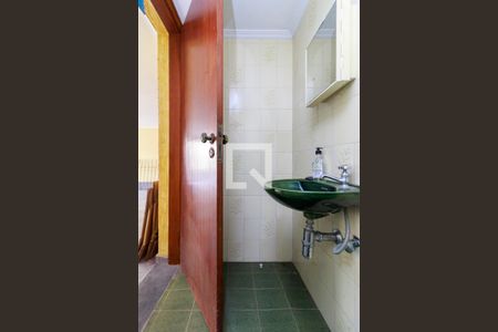 Casa à venda com 243m², 4 quartos e 5 vagas Casa à venda com 243m², 4 quartos e 5 vagasGaragem - Banheiro