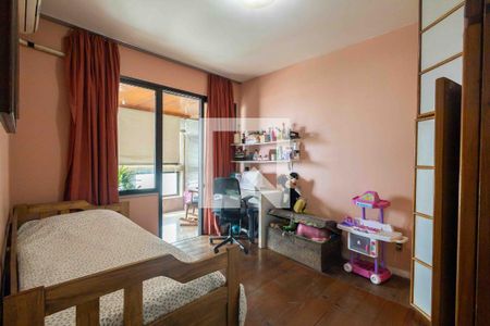 Apartamento à venda com 214m², 4 quartos e 3 vagas Apartamento à venda com 214m², 4 quartos e 3 vagasQuarto 2