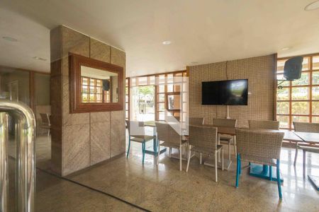 Apartamento à venda com 214m², 4 quartos e 3 vagas Apartamento à venda com 214m², 4 quartos e 3 vagasÁrea comum - Salão de festas