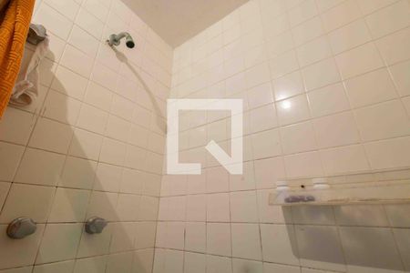 Apartamento à venda com 214m², 4 quartos e 3 vagas Apartamento à venda com 214m², 4 quartos e 3 vagasBanheiro de Serviço