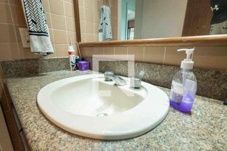 Apartamento à venda com 214m², 4 quartos e 3 vagas Apartamento à venda com 214m², 4 quartos e 3 vagasBanheiro Social