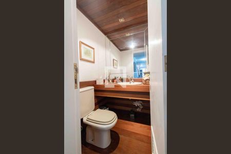 Apartamento à venda com 214m², 4 quartos e 3 vagas Apartamento à venda com 214m², 4 quartos e 3 vagasLavabo